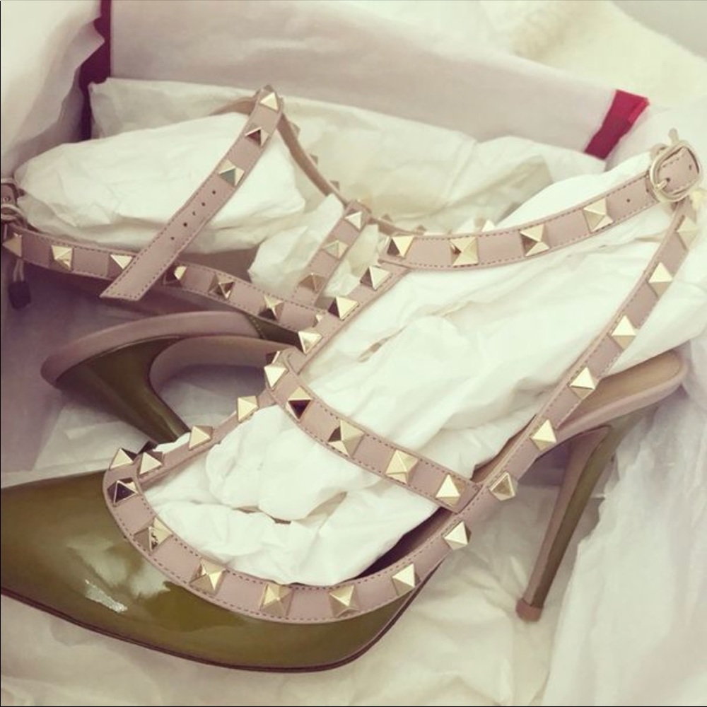 VALENTINO rockstud heels 👠 - Picture 2 of 5